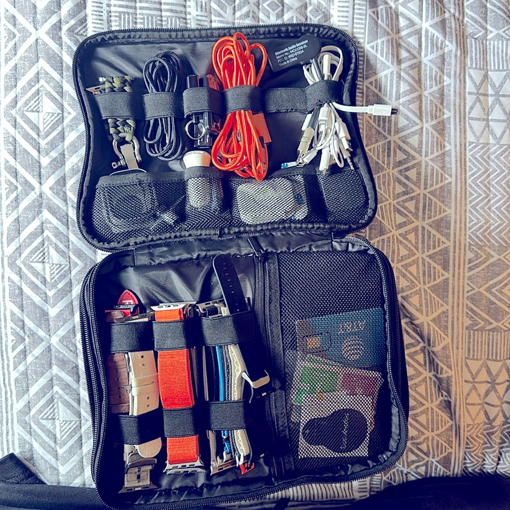 Bagsmart electronics bag. Bag.